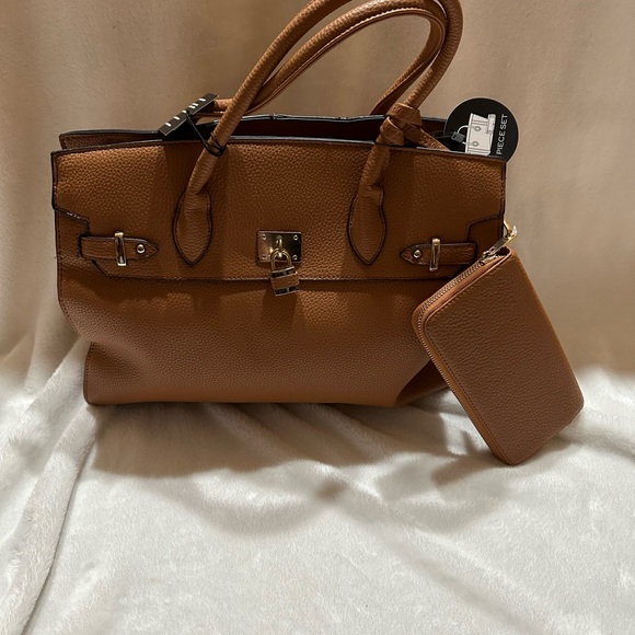 BIG CITY CONCEAL CARRY HANDBAG {TAN} - Picture 3 of 5
